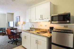 Studio 6 Duluth Ga Near Gas South District 객실 사진