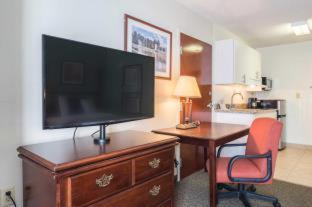 Studio 6 Duluth Ga Near Gas South District 객실 사진